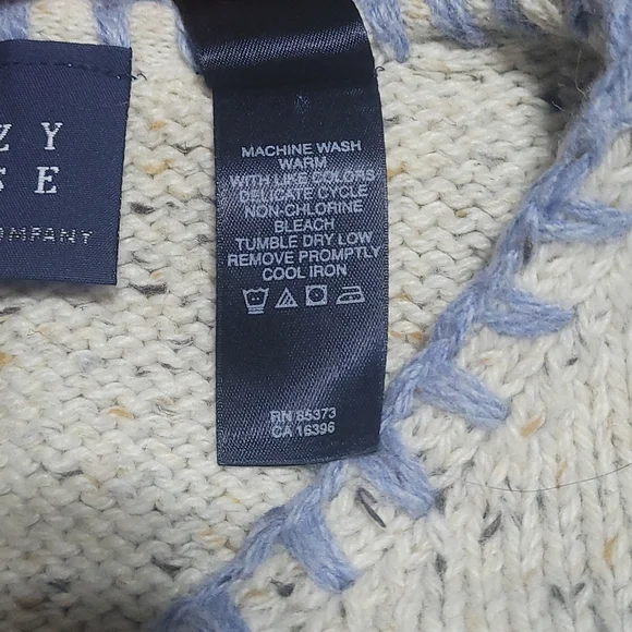 WOMEN'S CRAZY HORSE LIZ CLAIBORNE SWEATER - Picture 3 of 6